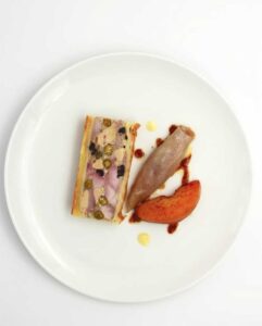 How to make Quail and dried fruit pâté en croute