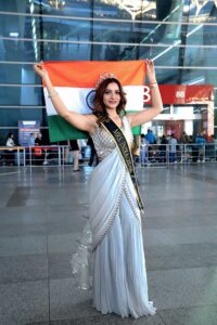 प्रशंसकों की शुभकामना के साथ ‘मिसेज ग्लोब’ में भारत का प्रतिनिधित्व करने के लिए अनुराधा गर्ग चीन रवाना