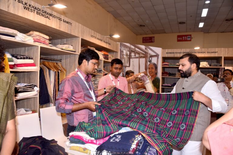 ‘Naye Bharat Ki Nayi Khadi’ Showcased at Bharat Tex 2026