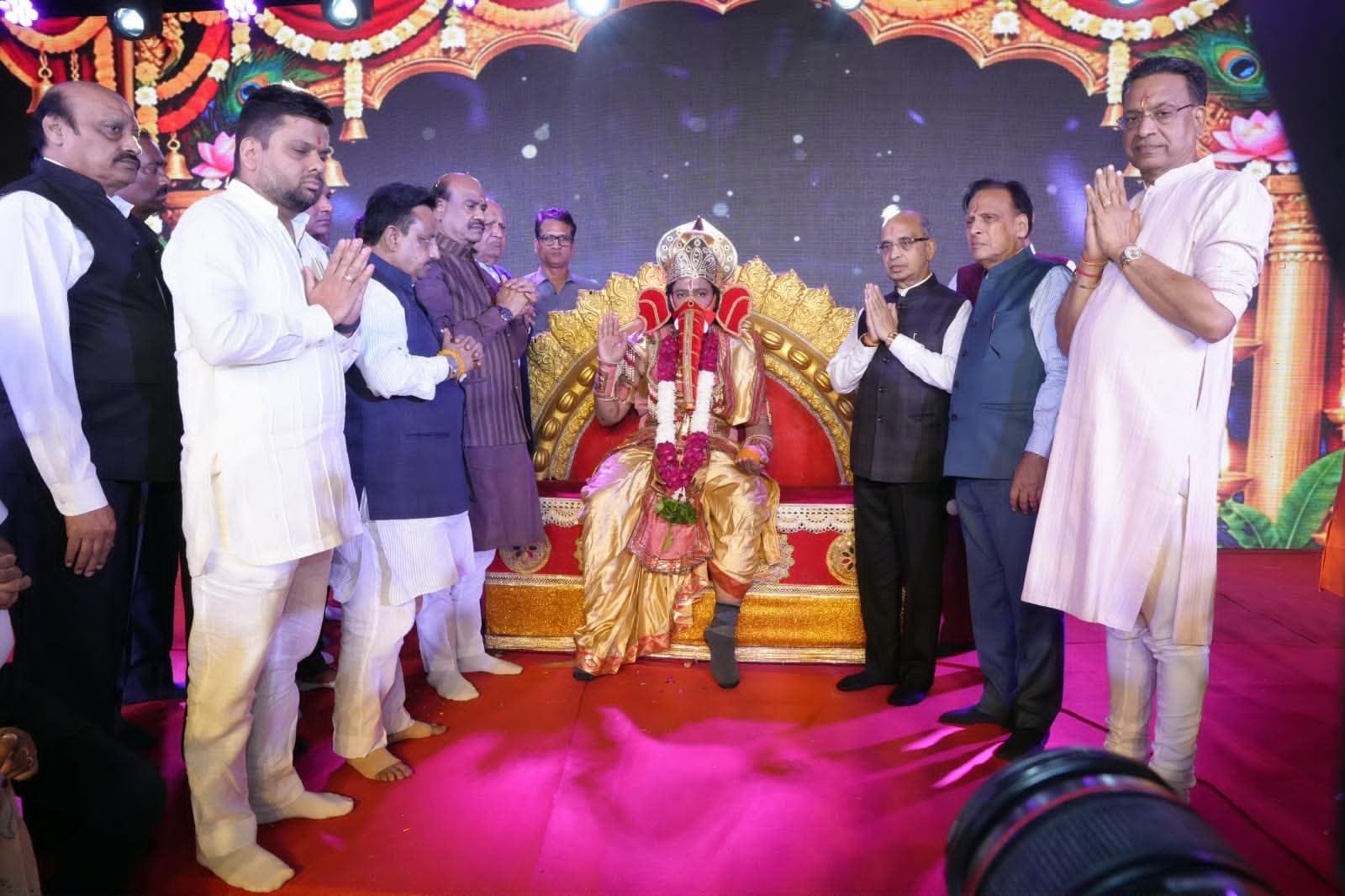 लोकसभा अध्यक्ष ओम बिरला ने किया गणेश पूजन, रसराज जी महाराज के भजनों से राममय हुआ वातावरण|