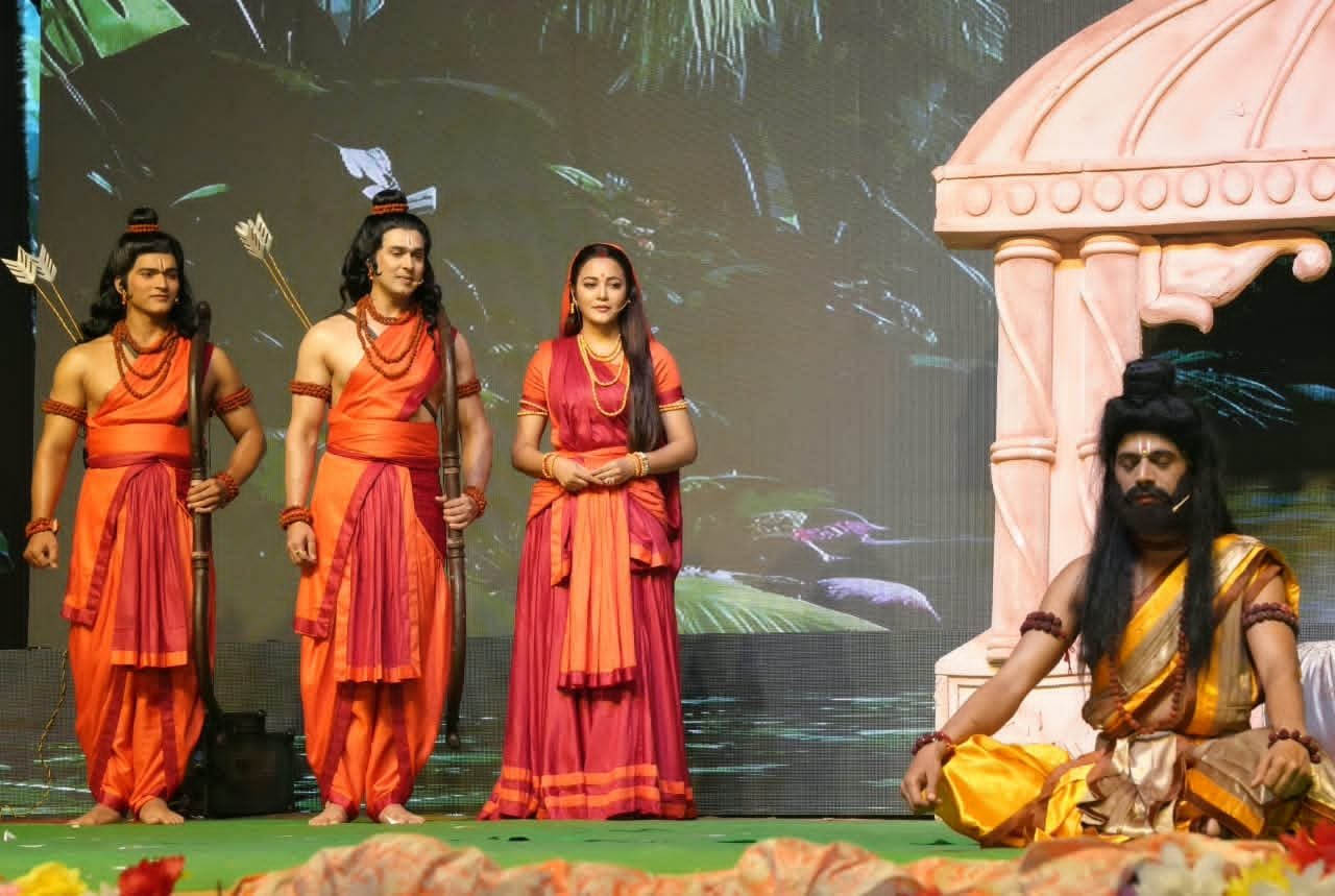 200 फीट की ऊंचाई पर जटायु रावण युद्ध देख अचंभित हुए दर्शक
